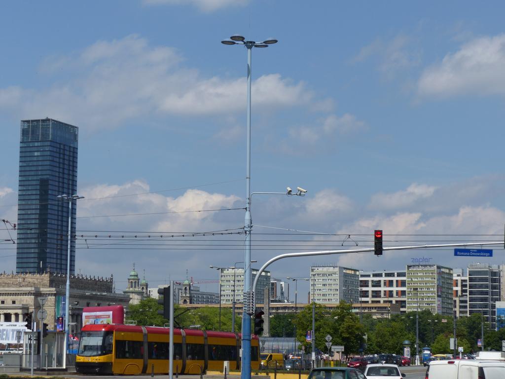 Hosapartments Atelier Residence Варшава Екстериор снимка